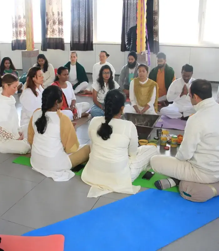 300 hours yoga teacher  training in rishikesh